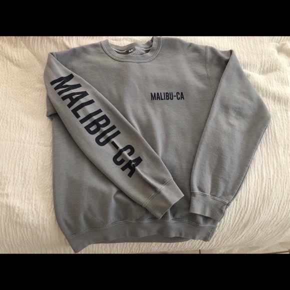 Brandy Melville Sweaters - Brandy Melville crewneck